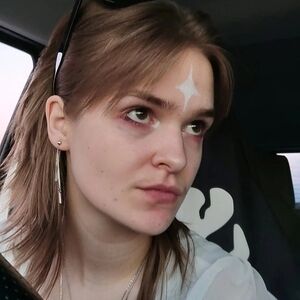 Meet your Posher, Ayla